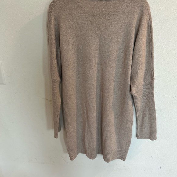 Women’s V Neck Sweater Dress

Size L - Picture 3 of 3